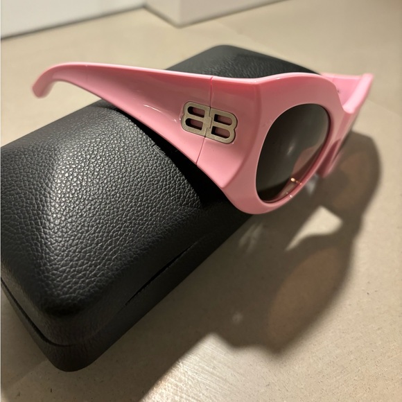Balenciaga Hourglass Sunglasses Pink - Picture 4 of 5